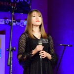 27.11.2021. Sandomierz. V Festiwal Piosenki Religijno-Patriotycznej. Na zdjęciu Zuzanna Graczak / ks. Grzegorz Słodkowski / Diecezja Sandomierska