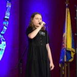 27.11.2021. Sandomierz. V Festiwal Piosenki Religijno-Patriotycznej. Na zdjęciu Anna Milewska / ks. Grzegorz Słodkowski / Diecezja Sandomierska