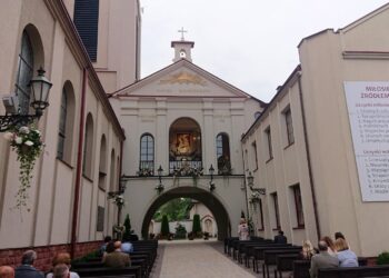 Rocznica koronacji w Sanktuarium Matki Bożej Ostrobramskiej w Skarżysku-Kamiennej