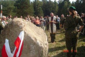 07.11.2021. Barwinek. Archiwalne zdjęcia z odsłonięcia w dniu 16 września 2006 r. pomnika w miejscu bitwy / Szczepan Mróz