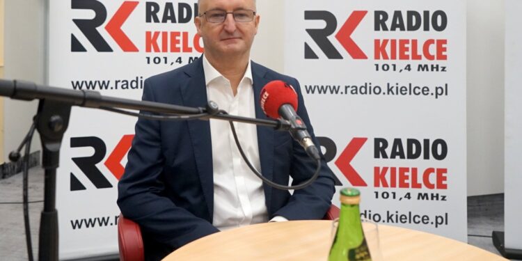 26.09.2021. Kielce. Studio Polityczne Radia Kielce. Na zdjęciu: Piotr Wawrzyk - PiS / Dionizy Krawczyński / Radio Kielce