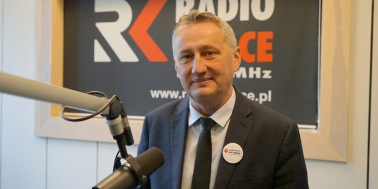 10.11.2021. Radio Kielce. Rozmowa Dnia. Na zdjęciu: Zbigniew Koniusz - wojewoda świętokrzyski / Piotr Kwaśniewski / Radio Kielce