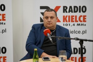 14.11.2021. Kielce. Studio Polityczne Radia Kielce. Na zdjęciu: Paweł Wałdon - Platforma Obywatelska - Koalicja Obywatelska / Piotr Kwaśniewski / Radio Kielce