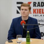 14.11.2021. Kielce. Studio Polityczne Radia Kielce. Na zdjęciu: Łukasz Wasilewski - Konfederacja - Ruch Narodowy / Piotr Kwaśniewski / Radio Kielce