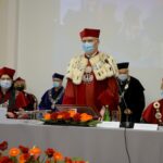 19.11.2021. Kielce. Uroczysta inauguracja Szkoły Doktorskiej UJK. Na zdjęciu (od lewej): prof. dr hab. Agnieszka Gałuszka - prorektor ds. nauki UJK, prof. Stanisław Głuszek - rektor UJK i dr hab. prof. Dorota Kozieł - prorektor ds. medycznych UJK / Piotr Kwaśniewski / Radio Kielce