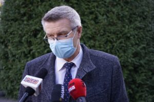 25.11.2021. Kielce. Dom Środowisk Twórczych. Wręczenie stypendiów dla studentów kieleckich uczelni. Na zdjęciu: Bogdan Wenta - prezydent Kielc / Sebastian Kalwat / Radio Kielce