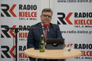 28.11.2021. Studio Polityczne Radia Kielce. Na zdjęciu: Tomasz Pleban - PiS / Sebastian Kalwat / Radio Kielce