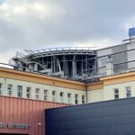 20.11.2021. Ostrowiec Św. Budowa lądowiska dla śmigłowców ratunkowych / Emilia Sitarska / Radio Kielce