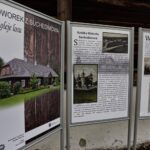 07.11.2021. Skansen w Tokarni. Dworek z Suchedniowa. Wystawa o historii obiektu / Jarosław Kubalski / Radio Kielce
