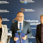 07.10.2021. Kielce. Konferencja świętokrzyskich struktur PO. Na zdjęciu (od lewej): Marzena Okła-Drewnowicz - posłanka PO, Artur Gierada - przewodniczący świętokrzyskiej Platformy Obywatelskiej i Agata Wojda - wiceprezydent Kielc / Jakub Snoch / Radio Kielce