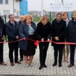 15.11.2021. Łubnice. Oddanie kanalizacji. Na zdjęciu (trzecia od lewej): Jolanta Wójtowicz - radna powiatu staszowskiego, Anna Krupka - wiceminister sportu, Anna Grajko - wójt gminy Łubnice, Józef Żółciak  starosta staszowski / Grażyna Szlęzak-Wójcik / Radio Kielce