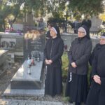 01.11.2021. Sandomierz. Msza Święta na cmentarzu katedralnym / Grażyna Szlęzak-Wójcik / Radio Kielce