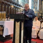 11.11.2021. Sandomierz. Msza święta w intencji ojczyzny w bazylice katedralnej. Na zdjęciu (od lewej): radny Krzysztof Szatan - przewodniczący klubu PiS w Radzie Miasta / Grażyna Szlęzak-Wójcik / Radio Kielce