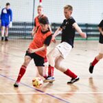 20.11.2021. Mniów. I Powiatowy Turniej Halowej Piłki Nożnej o puchar starosty kieleckiego / Jarosław Kubalski / Radio Kielce