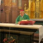 14.11.2021. Sandomierz. Światowy Dzień Ubogich. Na zdjęciu: biskup senior diecezji sandomierskiej  Edward Frankowski / Grażyna Szlęzak-Wójcik / Radio Kielce