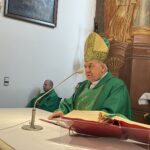 14.11.2021. Sandomierz. Światowy Dzień Ubogich. Na zdjęciu: biskup senior diecezji sandomierskiej  Edward Frankowski / Grażyna Szlęzak-Wójcik / Radio Kielce