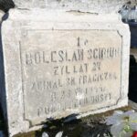 03.11.2021. Gorysławice. Nagrobki, które w ostatnich latach udało się wyremontować. Na zdjęciu: nagrobek Bolesława Ścibiura poległego w czasie II wojny światowej ma zostać wyremontowany za datki z tegorocznej kwesty / Marta Gajda-Kruk / Radio Kielce