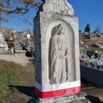 03.11.2021. Gorysławice. Nagrobki, które w ostatnich latach udało się wyremontować. Na zdjęciu: nagrobek Bolesława Ścibiura poległego w czasie II wojny światowej ma zostać wyremontowany za datki z tegorocznej kwesty / Marta Gajda-Kruk / Radio Kielce