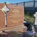 03.11.2021. Gorysławice. Nagrobki, które w ostatnich latach udało się wyremontować