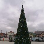 29.11.2021. Kazimierza Wielka. Choinka na Rynku / Marta Gajda / Radio Kielce