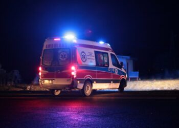 karetka, ambulans, pogotowie ratunkowe, wypadek / Robert Felczak / Radio Kielce