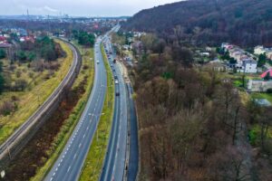 23.11.2021. Kielce. Budowa ścieżki rowerowej na ulicy Krakowskiej / Jarosław Kubalski / Radio Kielce