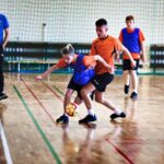 20.11.2021. Mniów. I Powiatowy Turniej Halowej Piłki Nożnej o puchar starosty kieleckiego / Jarosław Kubalski / Radio Kielce