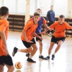 20.11.2021. Mniów. I Powiatowy Turniej Halowej Piłki Nożnej o puchar starosty kieleckiego / Jarosław Kubalski / Radio Kielce