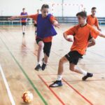 20.11.2021. Mniów. I Powiatowy Turniej Halowej Piłki Nożnej o puchar starosty kieleckiego / Jarosław Kubalski / Radio Kielce