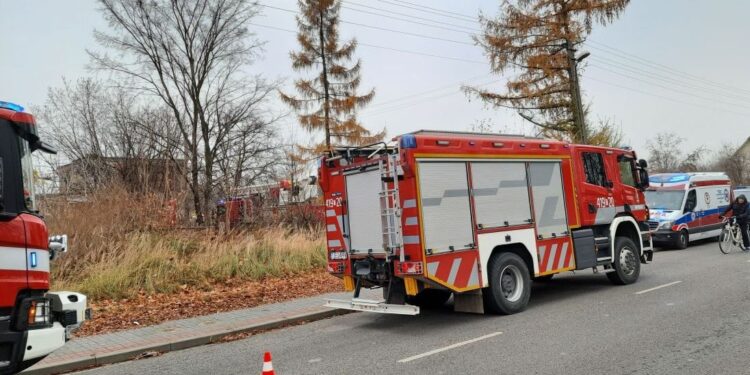 12.11.2021. Jędrzejów. Pożar domu / PSP Jędrzejów