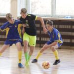 20.11.2021. Mniów. I Powiatowy Turniej Halowej Piłki Nożnej o puchar starosty kieleckiego / Jarosław Kubalski / Radio Kielce