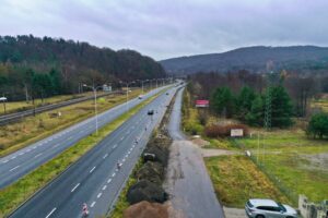 23.11.2021. Kielce. Budowa ścieżki rowerowej na ulicy Krakowskiej / Jarosław Kubalski / Radio Kielce