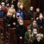 21.11.2021. Kielce. Katedra. Wręczenie medali „Pro Christo Rege Et Ecclesia” / Jarosław Kubalski / Radio Kielce