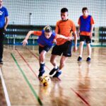 20.11.2021. Mniów. I Powiatowy Turniej Halowej Piłki Nożnej o puchar starosty kieleckiego / Jarosław Kubalski / Radio Kielce