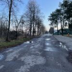 25.11.2021. Chęciny. Droga dojazdowa do Jaskini Raj / Marcin Marszałek  / Radio Kielce