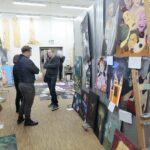 16.11.2021. Kielce. Debata nad pracami konkursu "Pudełko zwane wyobraźnią" / Wiktor Taszłow / Radio Kielce