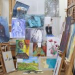 16.11.2021. Kielce. Debata nad pracami konkursu "Pudełko zwane wyobraźnią" / Wiktor Taszłow / Radio Kielce