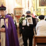 22.11.2021. Włoszczowa. Pogrzeb 6-letniego Alana i 5-letniego Szymona, chłopców którzy zginęli w pożarze / Wiktor Taszłow / Radio Kielce