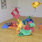 22.11.2021. Kielce. Wydział Sztuki UJK w Kielcach. Wystawa z cyklu: "Piękno użyteczne. Odsłony współczesnej sztuki wzornictwa". Anna Miarka - Rzeczy uniwersalne / Wiktor Taszłow / Radio Kielce