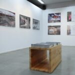 22.11.2021. Kielce. Wydział Sztuki UJK w Kielcach. Wystawa z cyklu: "Piękno użyteczne. Odsłony współczesnej sztuki wzornictwa". Axel von Hagen - Exhibition Design / Wiktor Taszłow / Radio Kielce