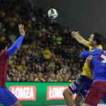 24.11.2021. Kielce. Mecz: Łomża Vive Kielce - FC Barcelona / Wiktor Taszłow / Radio Kielce