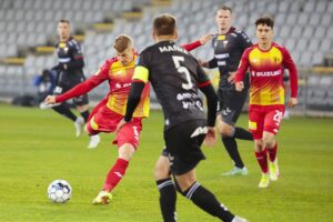 24.11.2021. Kielce. Mecz Fortuna 1 Ligi: Korona Kielce - GKS Tychy / Wiktor Taszłow / Radio Kielce