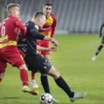 24.11.2021. Kielce. Mecz Fortuna 1 Ligi: Korona Kielce - GKS Tychy / Wiktor Taszłow / Radio Kielce