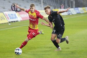 24.11.2021. Kielce. Mecz Fortuna 1 Ligi: Korona Kielce - GKS Tychy / Wiktor Taszłow / Radio Kielce