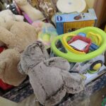 25.11.2021. Kielce. Fundacja "Błękitny Promyk Nadziei"  przekazuje prezenty dzieciom na oddziale onko-hematologicznym / Wiktor Taszłow / Radio Kielce