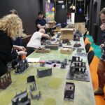 27.11.2021. Kielce. Muzeum Zabawek i Zabawy. Pokaz gier bitewnych / Wiktor Taszłow / Radio Kielce