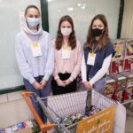 27.11.2021. Kielce. Zbiórka żywności / Wiktor Taszłow / Radio Kielce