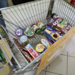 27.11.2021. Kielce. Zbiórka żywności / Wiktor Taszłow / Radio Kielce