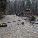 28.11.2021. Święta Katarzyna. Remont wokół kapliczki / Wiktor Taszlow / Radio Kielce