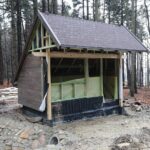 28.11.2021. Święta Katarzyna. Remont wokół kapliczki / Wiktor Taszlow / Radio Kielce